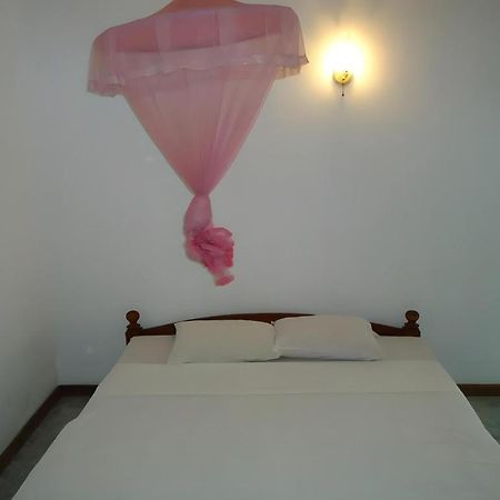 avec 7 chambre(s) de 5000 m² et 7 salle(s) de bains privée à Yala Tissamaharama Extérieur photo