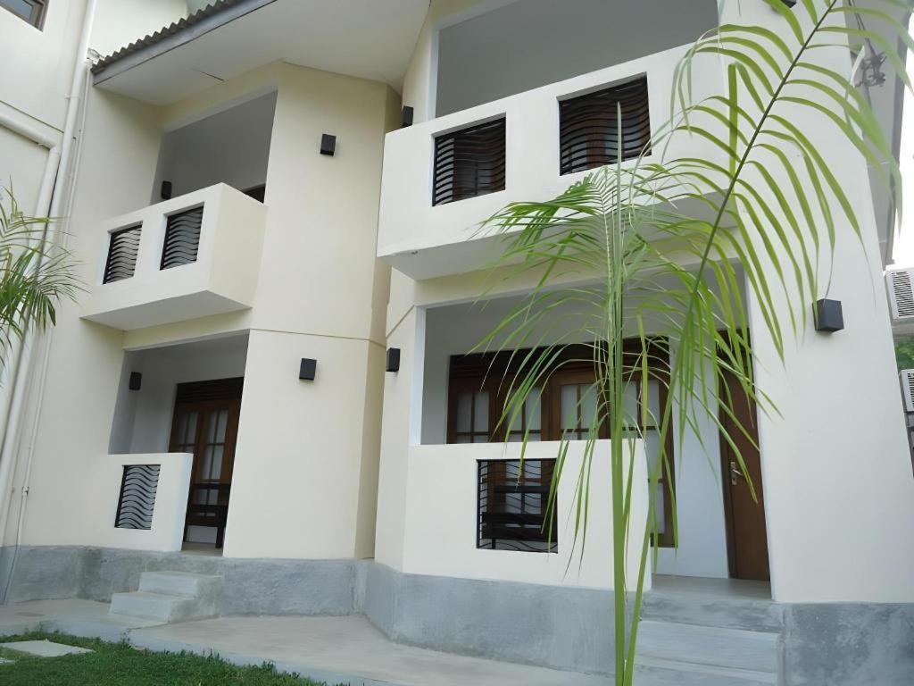 avec 7 chambre(s) de 5000 m² et 7 salle(s) de bains privée à Yala Tissamaharama Extérieur photo