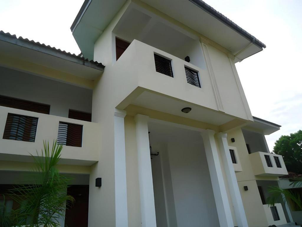 avec 7 chambre(s) de 5000 m² et 7 salle(s) de bains privée à Yala Tissamaharama Extérieur photo