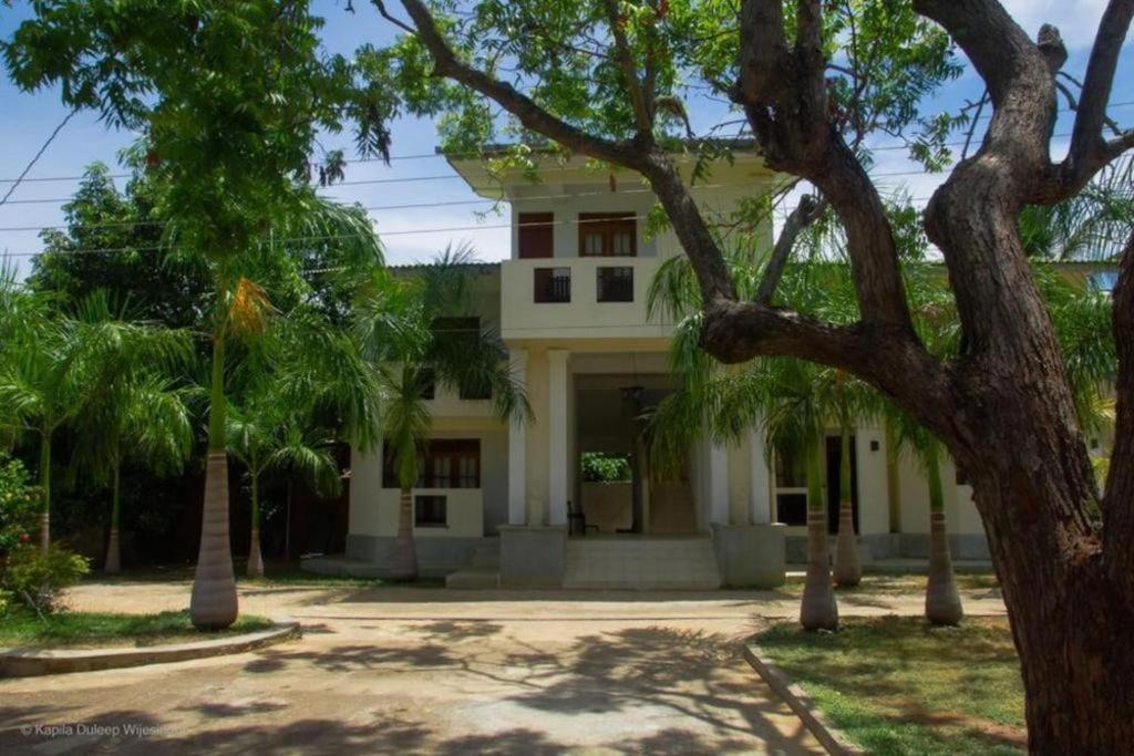 avec 7 chambre(s) de 5000 m² et 7 salle(s) de bains privée à Yala Tissamaharama Extérieur photo