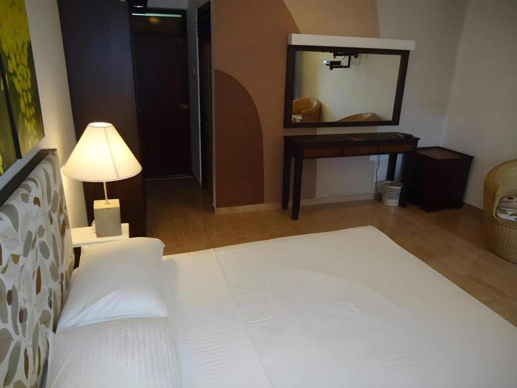 avec 7 chambre Tissamaharama Extérieur photo