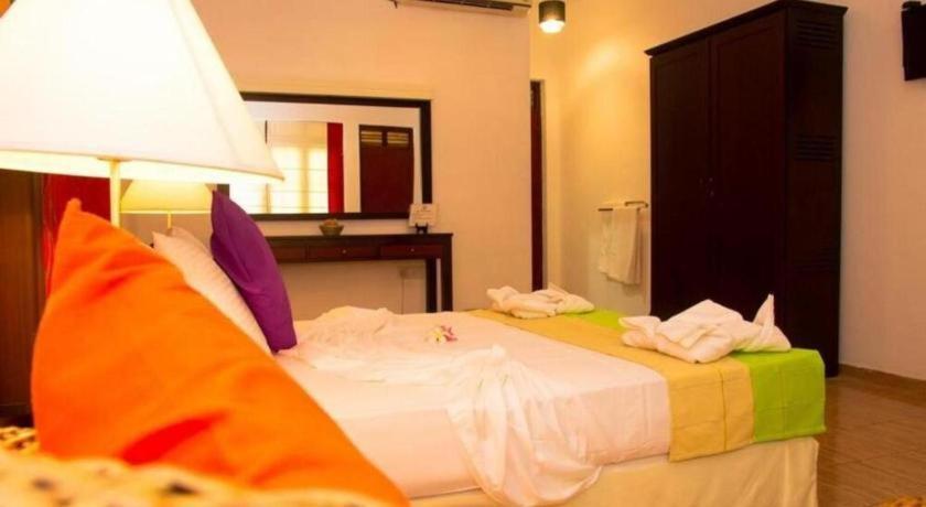 avec 7 chambre(s) de 5000 m² et 7 salle(s) de bains privée à Yala Tissamaharama Extérieur photo