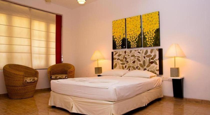 avec 7 chambre(s) de 5000 m² et 7 salle(s) de bains privée à Yala Tissamaharama Extérieur photo