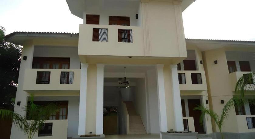 avec 7 chambre(s) de 5000 m² et 7 salle(s) de bains privée à Yala Tissamaharama Extérieur photo