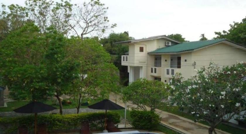 avec 7 chambre(s) de 5000 m² et 7 salle(s) de bains privée à Yala Tissamaharama Extérieur photo