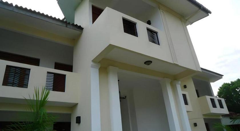 avec 7 chambre(s) de 5000 m² et 7 salle(s) de bains privée à Yala Tissamaharama Extérieur photo