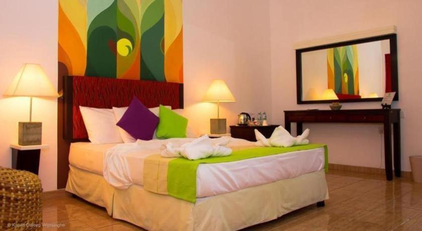 avec 7 chambre(s) de 5000 m² et 7 salle(s) de bains privée à Yala Tissamaharama Extérieur photo
