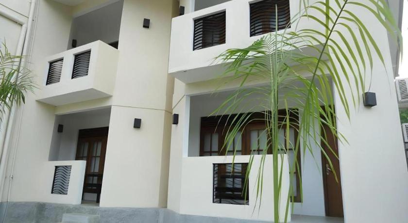 avec 7 chambre(s) de 5000 m² et 7 salle(s) de bains privée à Yala Tissamaharama Extérieur photo
