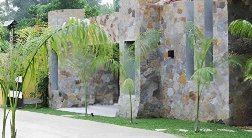 avec 7 chambre(s) de 5000 m² et 7 salle(s) de bains privée à Yala Tissamaharama Extérieur photo