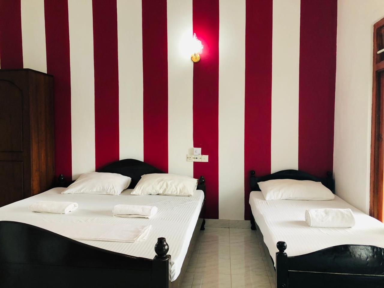 avec 7 chambre(s) de 5000 m² et 7 salle(s) de bains privée à Yala Tissamaharama Extérieur photo