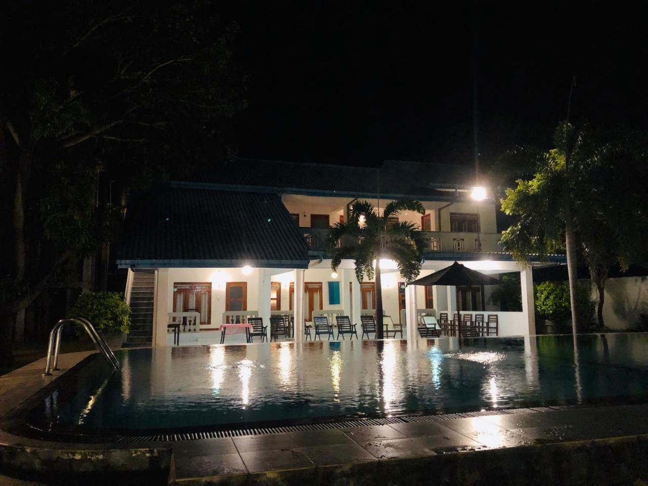 avec 7 chambre(s) de 5000 m² et 7 salle(s) de bains privée à Yala Tissamaharama Extérieur photo