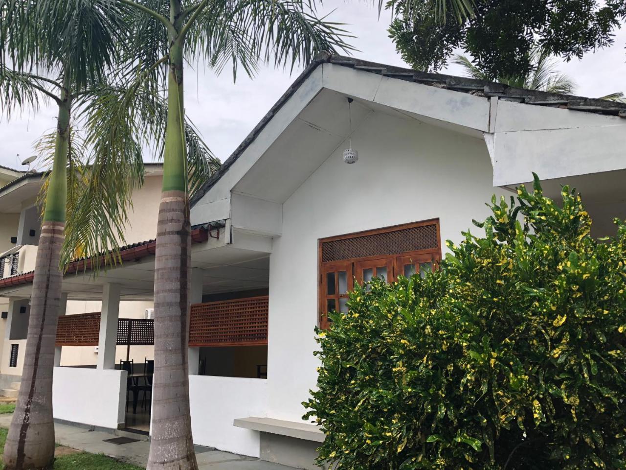 avec 7 chambre(s) de 5000 m² et 7 salle(s) de bains privée à Yala Tissamaharama Extérieur photo