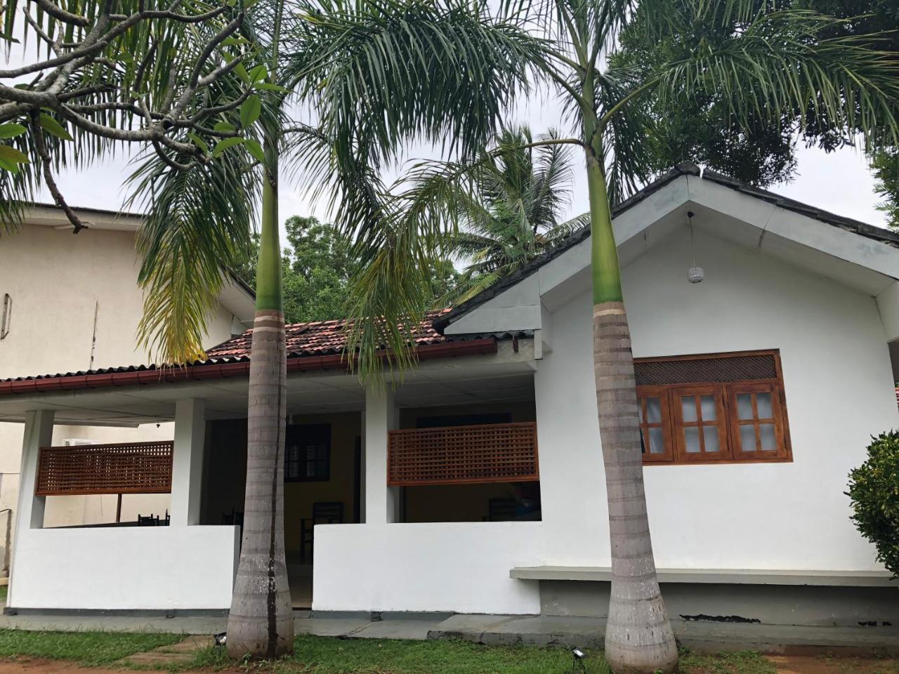avec 7 chambre(s) de 5000 m² et 7 salle(s) de bains privée à Yala Tissamaharama Extérieur photo