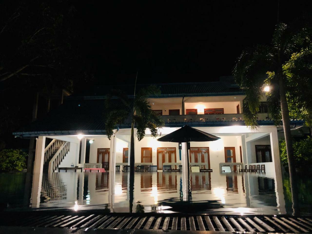 avec 7 chambre(s) de 5000 m² et 7 salle(s) de bains privée à Yala Tissamaharama Extérieur photo